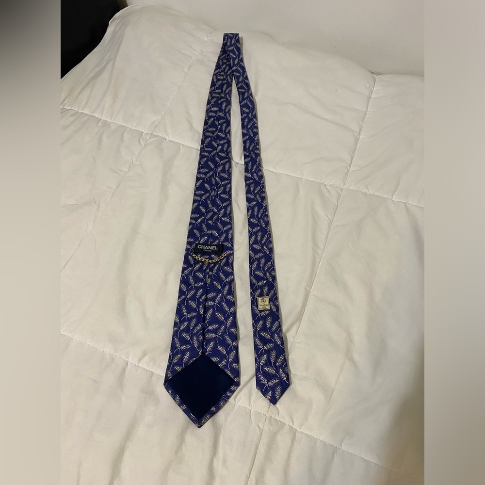 CHANEL Navy and White Patterned Men's Silk Tie